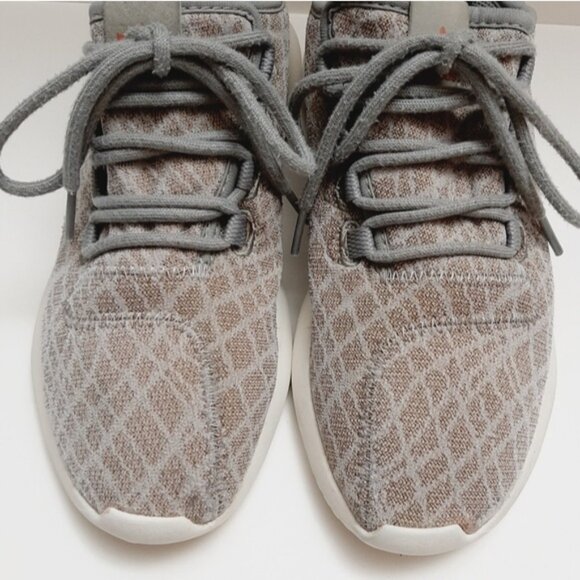 ADIDAS Originals Tubular Shadow Athletic Shoe Light Brown Tan Gray Women's Sz 6 - Picture 6 of 16